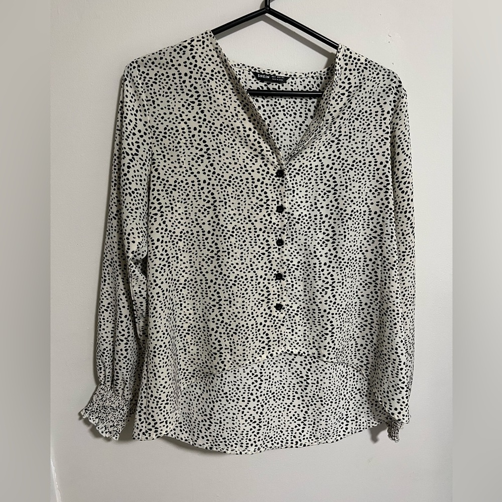 Black and white dot top